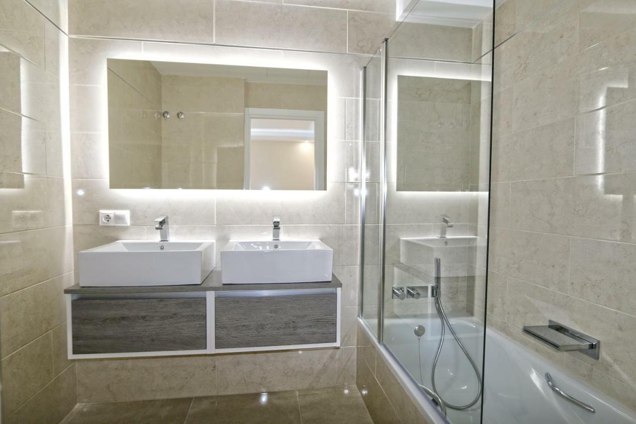 Beachfront Luxury Apartment, Puerto Banus, Marbellac Extérieur photo