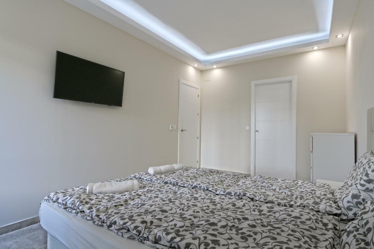 Beachfront Luxury Apartment, Puerto Banus, Marbellac Extérieur photo